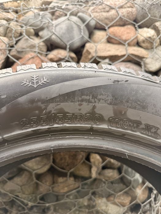Продам зимние шины 255/55/R20