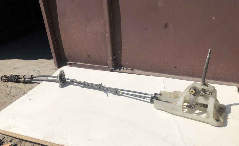 Скоростен лост Mitsubishi carisma 1.8gdi 1998г