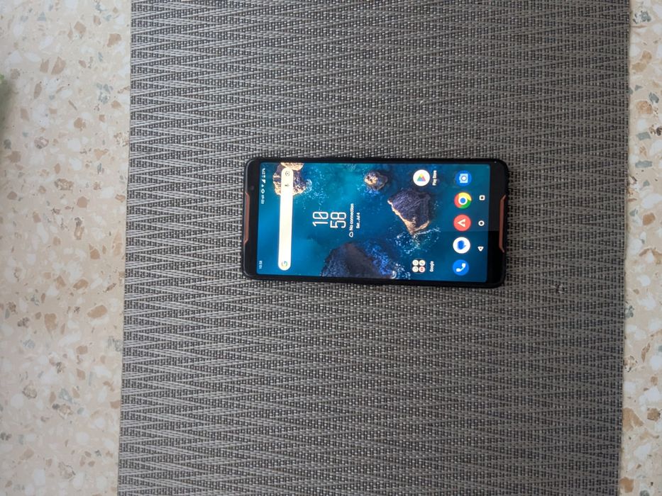 Telefon Gaming ASUS ROG Phone 1 (Z01QD / ZS600KL) - 8GB RAM, Ecran 90Hz, Liber de rețea