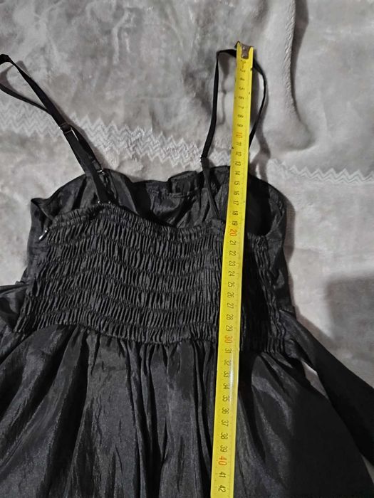 Официална  рокля , цвят черен  сатенен  ефект  ,  S/M размер