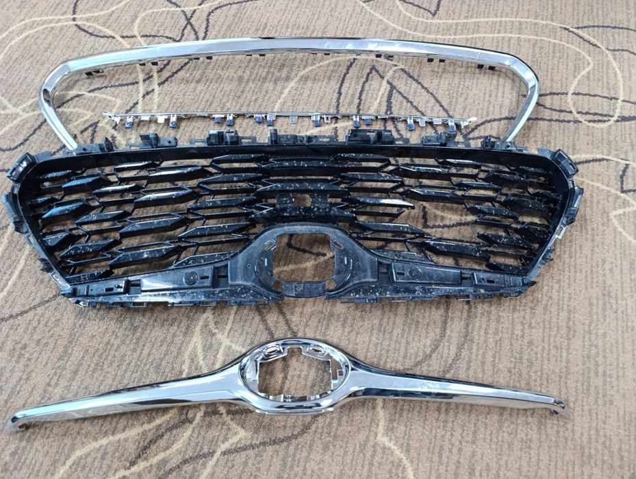 Продам решетку tayota highlander