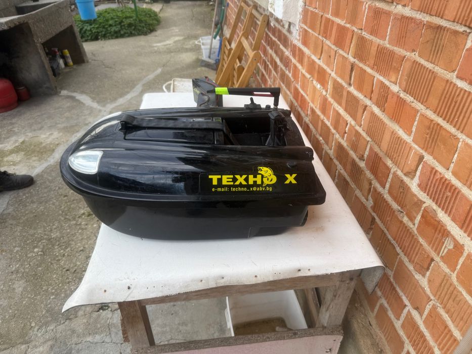 Лодка за захранка TEXNO X