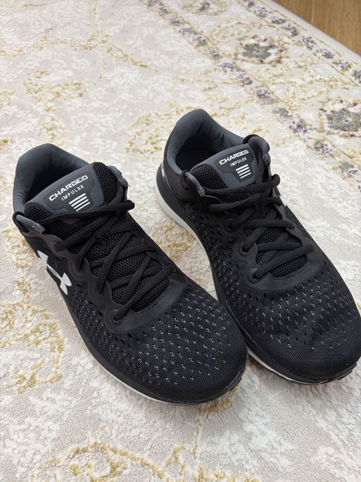 продаю кроссовки under armour новые