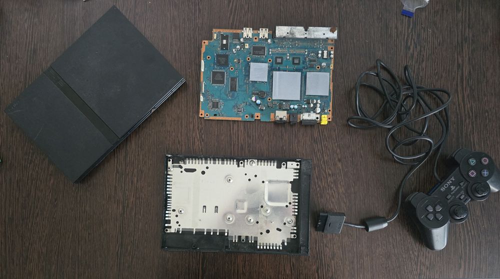 Piese pentru playstation 2 slim plus controller  nefunctional