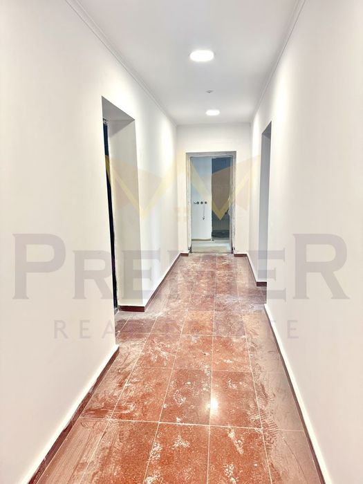 Продава се Двустаен апартамент в София, Център - 66 кв.м за 2017 €/кв.м - Снимка #6