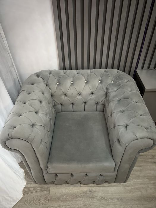 Set canapea extensibila, fotolii si masuta