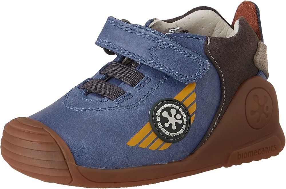 Чисто нови кожени бебешки обувки Biomecanics 19 номер