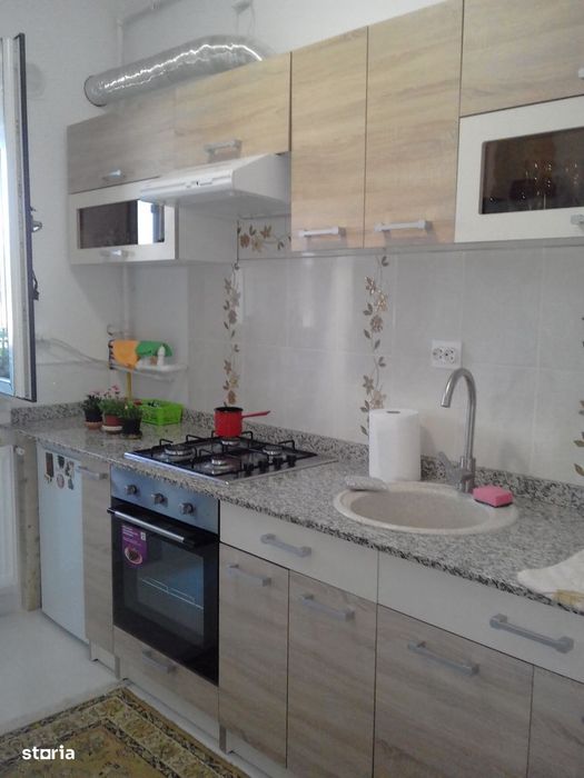 Vede din camera Padurea Rosu la200m, STB 200 m,etj 2 din3,lift,mobilat