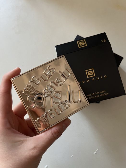 Продам палетку теней от Сенсулу
