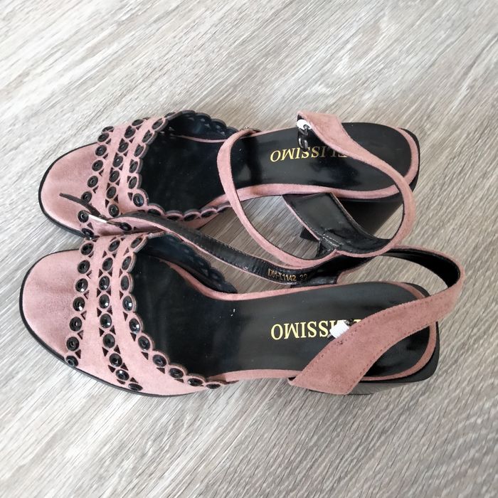 Босоножки новый срочно