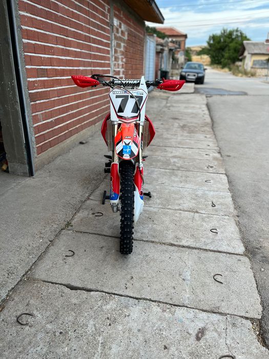 Здравейте продавам Honda crf250r с коментар на място