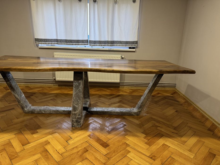 Masa lemn masiv cu picior de metal 12 persoane