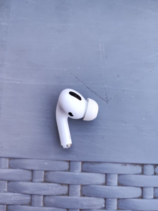 airpods pro в нормальном состоянии использовались 3 месяца