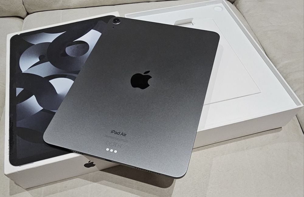 Ipad Air 5, 64GB + Apple pencil 2 и клавиатура