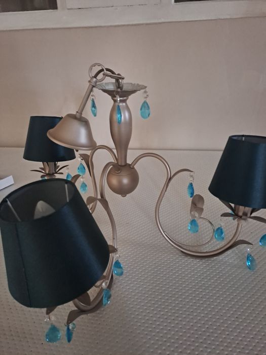 Люстра потолочная..