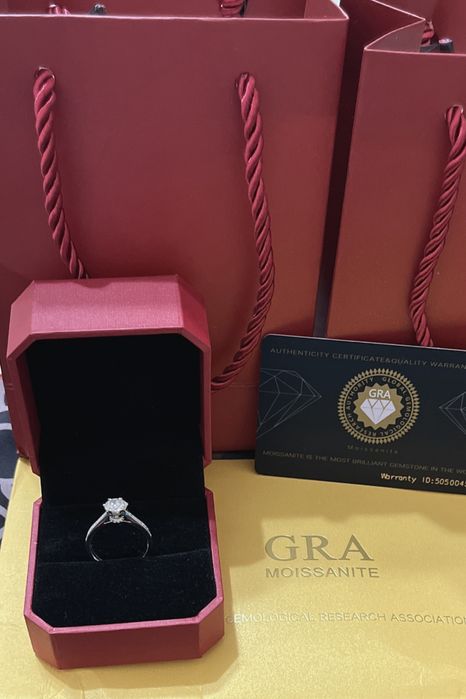 Кольцо GRA муассанит