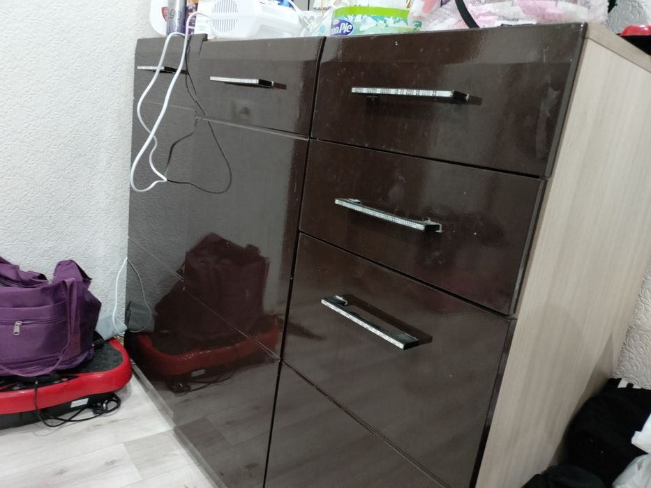 Продам камод больщой