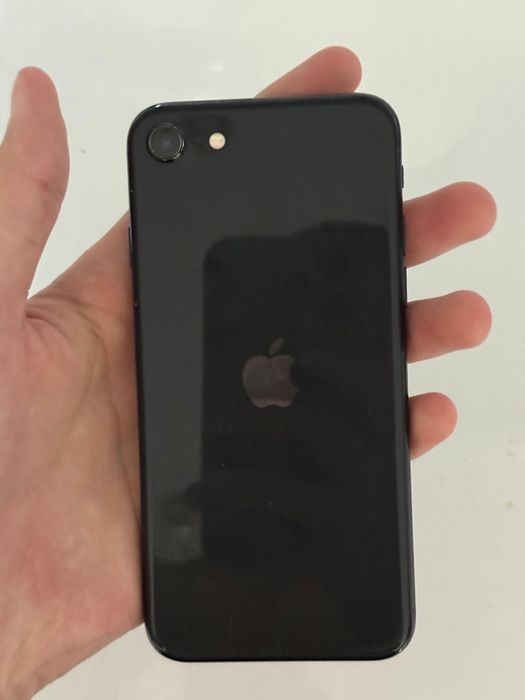 Продам iphone Se 2020