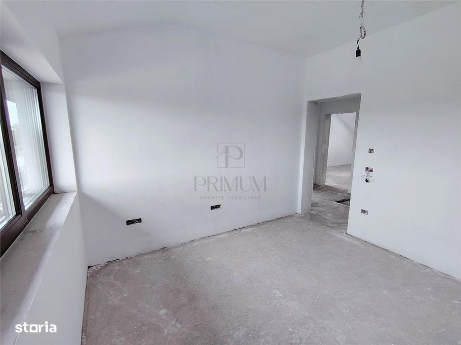 Duplex Cu Toate Utilitatile - 5 Camere - Curte Amenajata