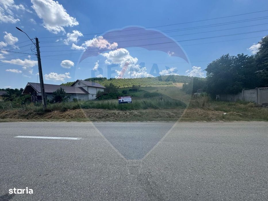3700mp la principală, 1077mp intravilan, Cotofenii din Dos