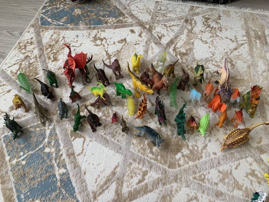 Игрушки животные, динозавры