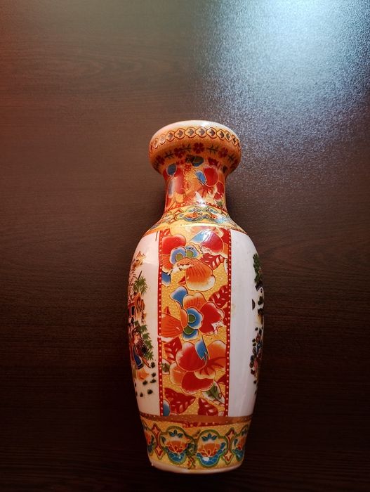 Порцеланова ваза