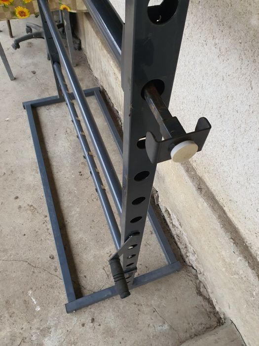 Suport derulator textile ,hârtie, role, mocheta, musama, metal taietor
