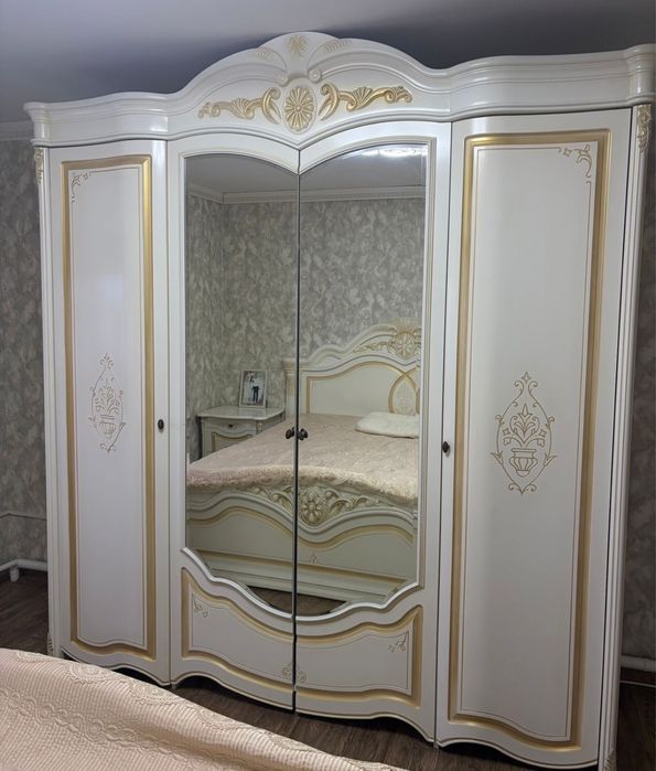 Продам спальный гарнитур Джоконда