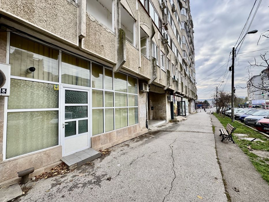 Vând 16 mp Tâmplărie Aluminiu Alb + Usa, geam termopan