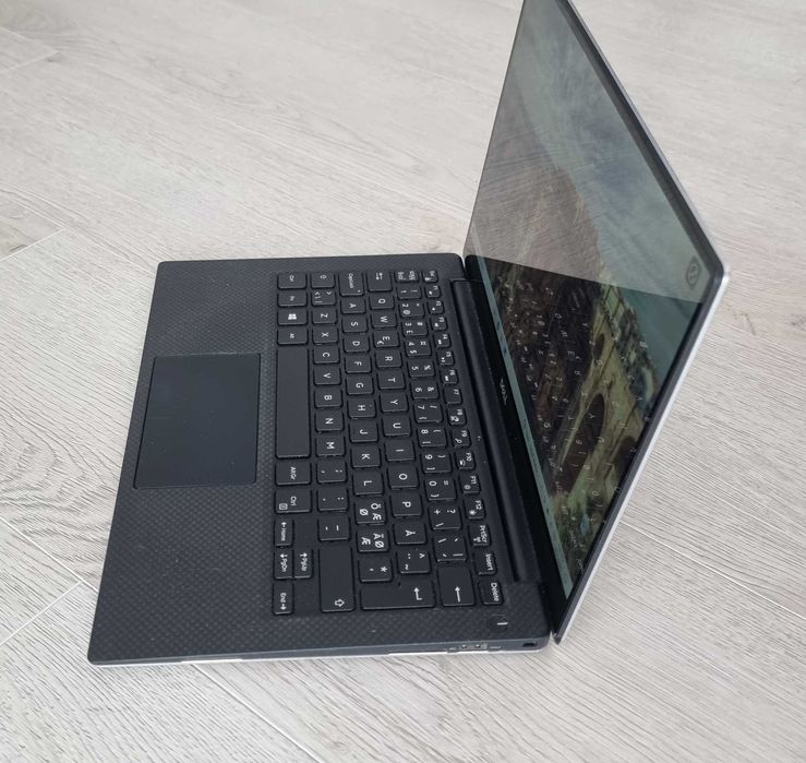 Laptop Dell XPS 13", 3K Touchscreen, i7-5500u, 8 GB RAM, SSD 256 GB