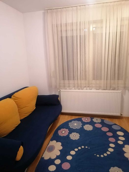 Vând apartament în centru împărțit în 2 garsoniere