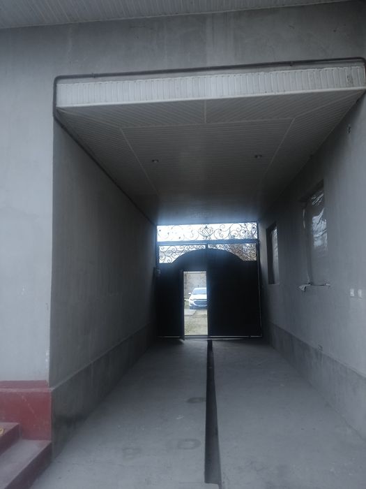 Уй срочна сотилади