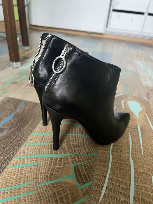 Кожени боти размер 39