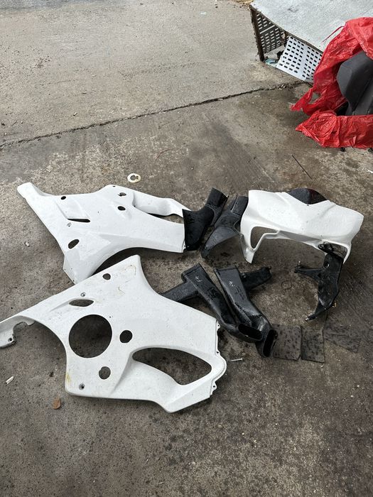 Honda cbr f4 смоли,пластмаси,капаци