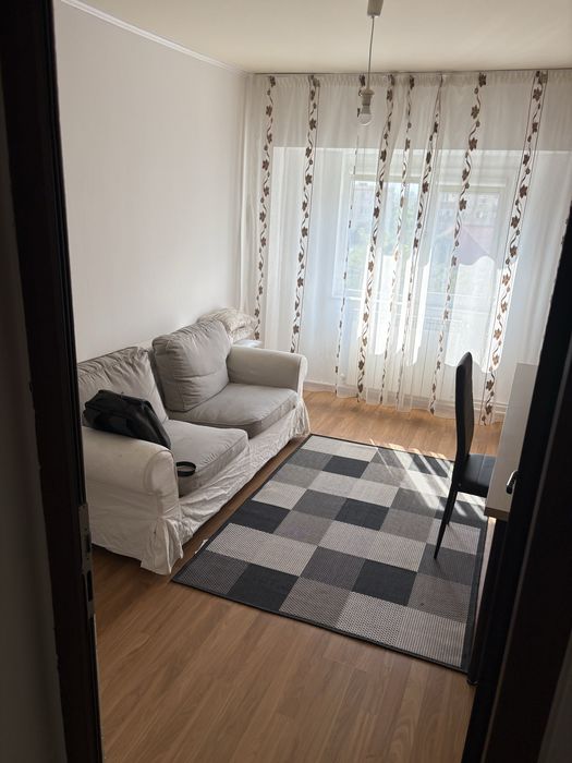 De inchiriat ap 3 camere decom zon gara-termen lung;bl 1990;parcare gr