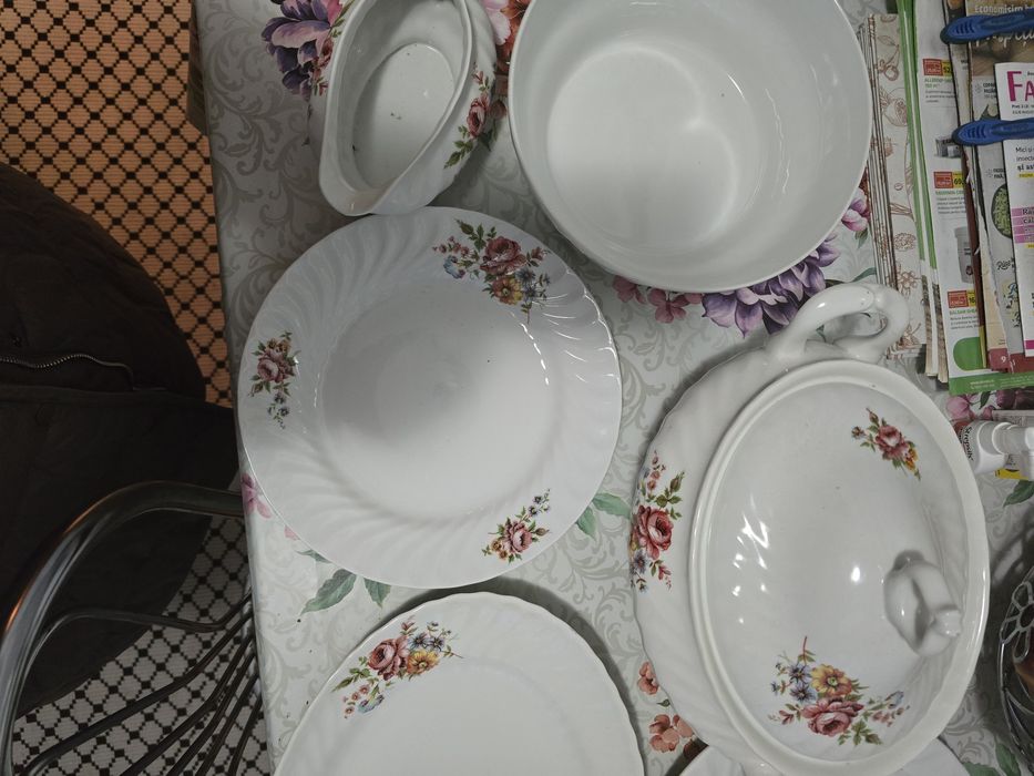 Set farfurii cu flori