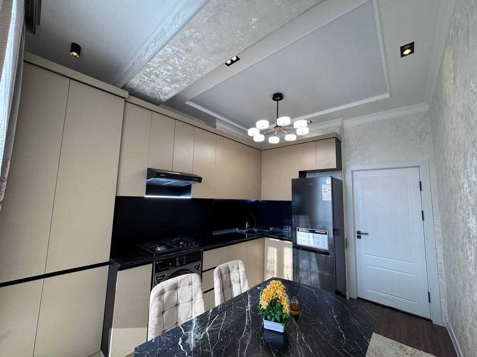 3 хоналик квартира 9 кават янги лифтлик дом, латтико бухара сити