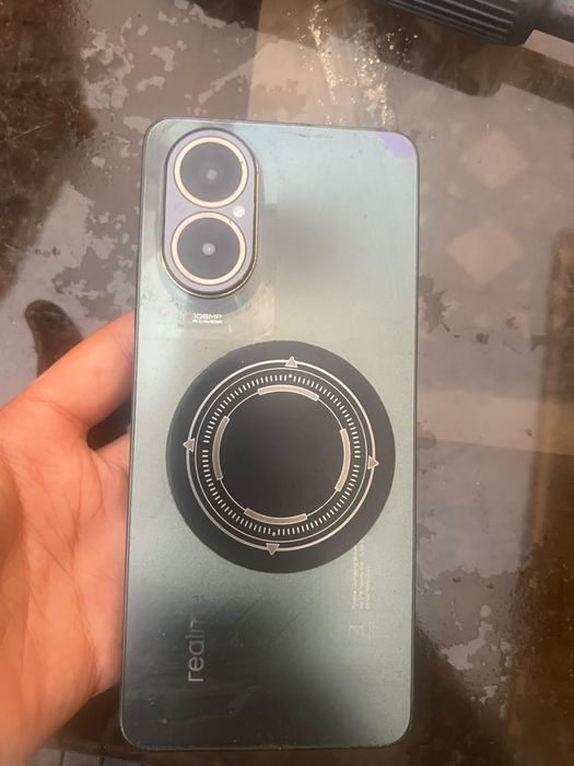 Продам телефон realme c67