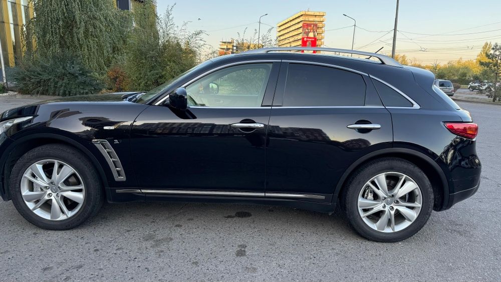 Продам Инфинити QX70