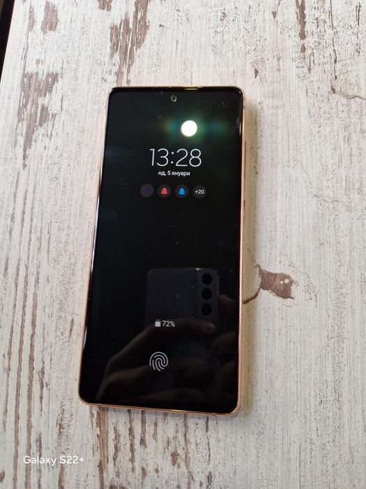 Samsung S 20 FE бартер за iphone