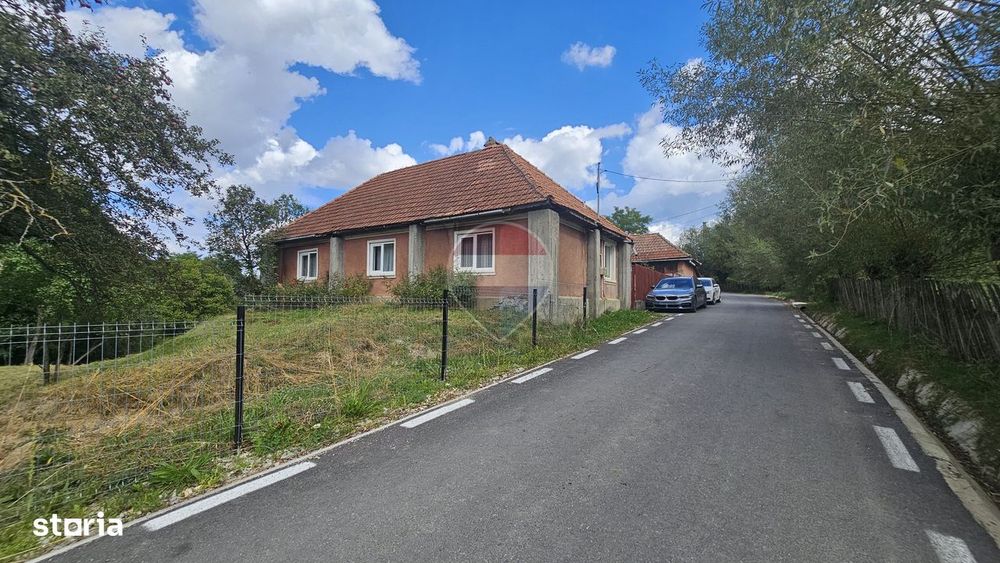 Teren intravilan | 4840 mp | Casă + Anexe | Utilități | Sohodol | Bran