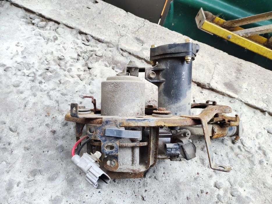 Компрессор насос пневмоподвески Lexus rx300 rx330 rx 350