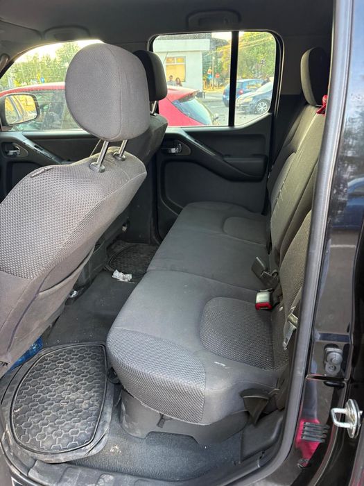 Nissan navara .