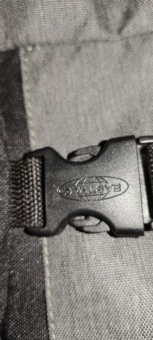 В продаже сумка Eastpak delegated 077