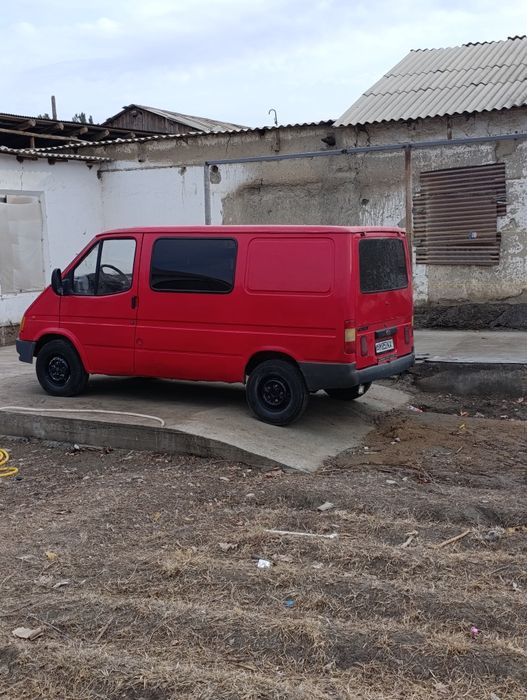 Продается Форд транзит в нормальном состоянии.