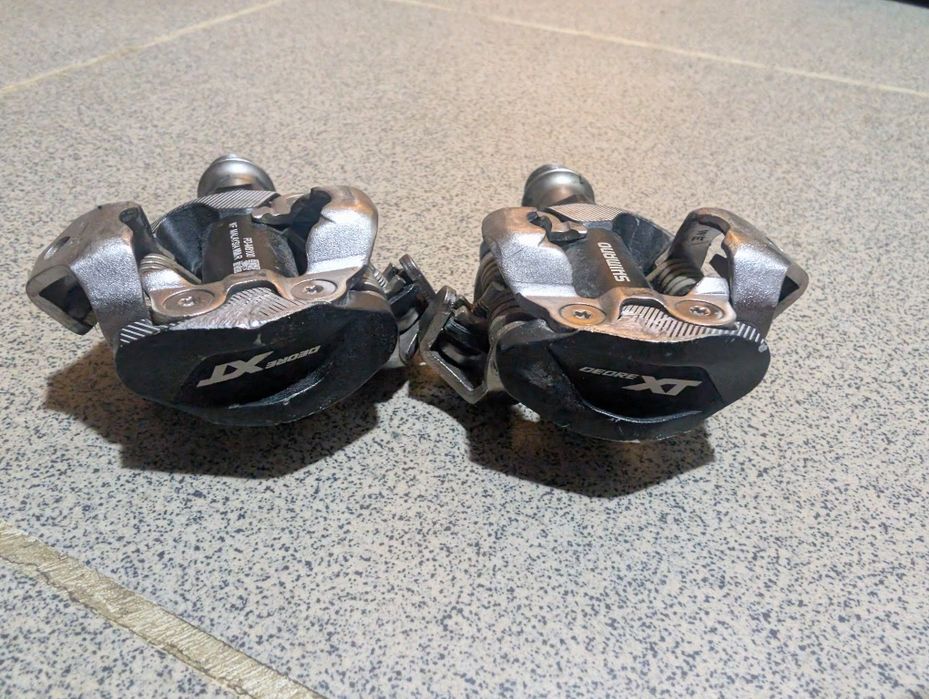 Vând pedale Shimano XT