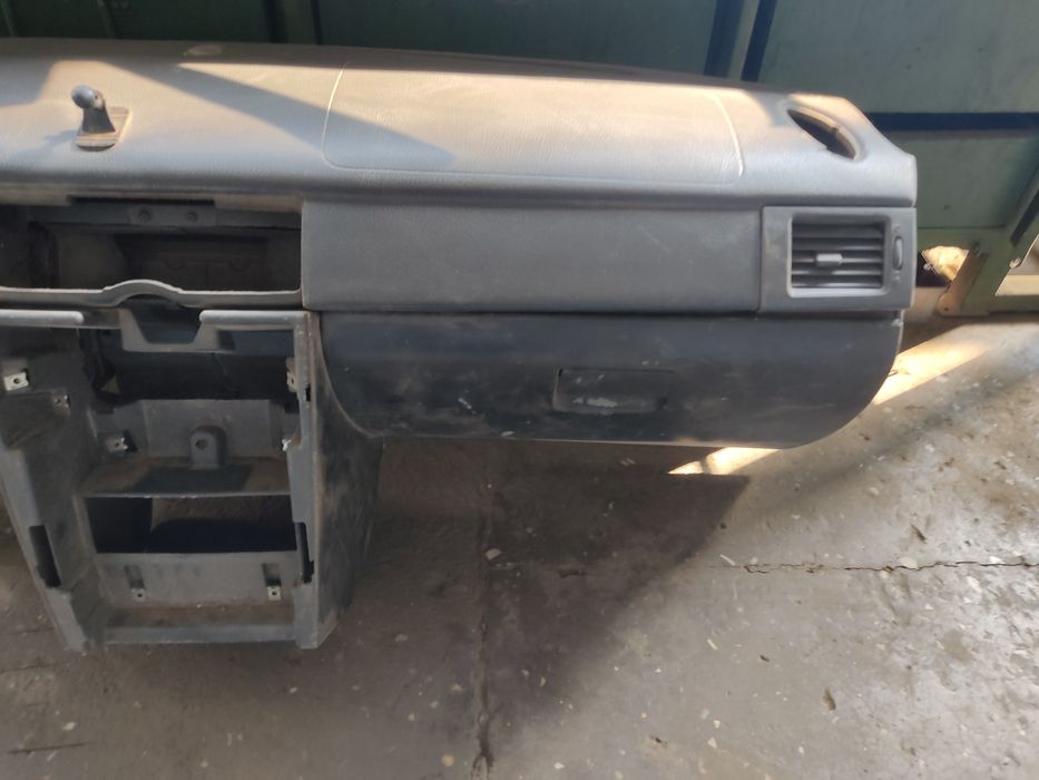 Панель приора 1 продам