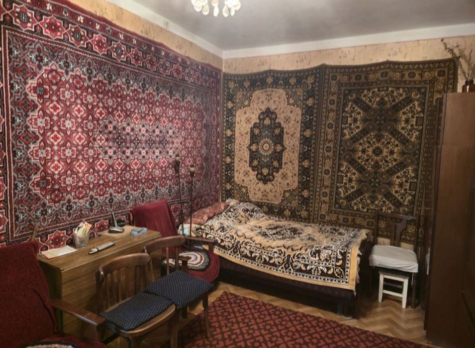 Квартира продаётся Чиланзар 11 квартал 1/2/4 без ремонта ор шох мед