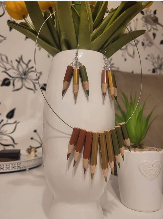 Coliere din  creioane