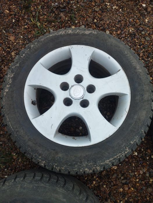 Продам зимные шины с дисками